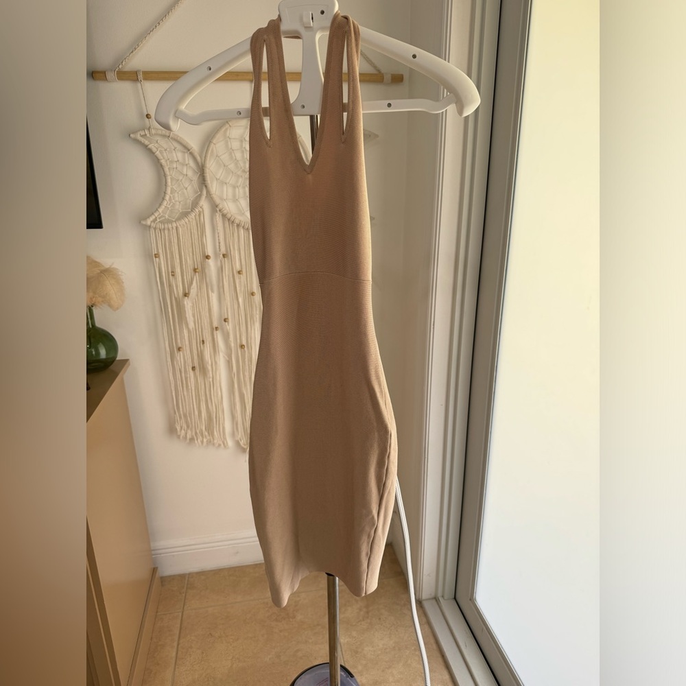 Marciano haulter body contor midi dress